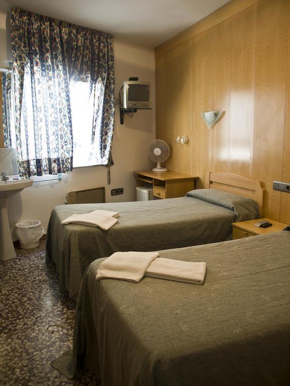 Hostal Lizana Huesca Pokoj fotografie