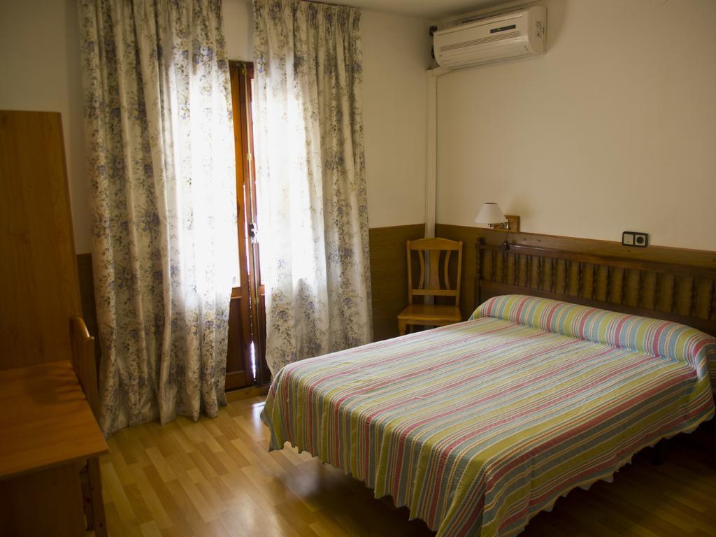 Hostal Lizana Huesca Pokoj fotografie